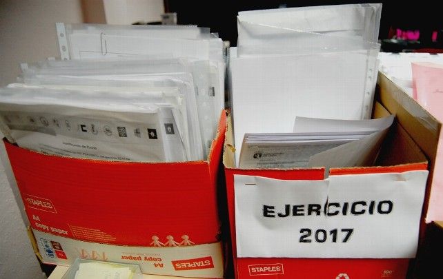 Papeles de Cuentas Municipales Hacienda Facturas