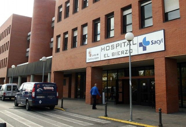 Fachada del Hospital del Bierzo. / López / ICAL