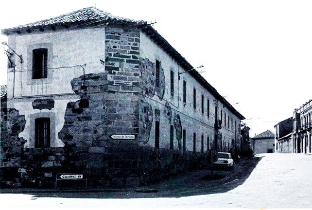 Una imagen de los años 80 del antiguo cuartel de la Guardia Civil en Astorga.