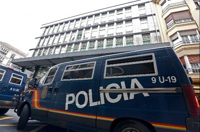 La Policía registra el ayuntamiento de León