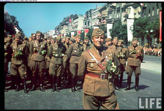 Los expedicionarios de la Legión Cóndor mostrando sus mejores galas en el desfile de Berlín del 22 de mayo de 1939.