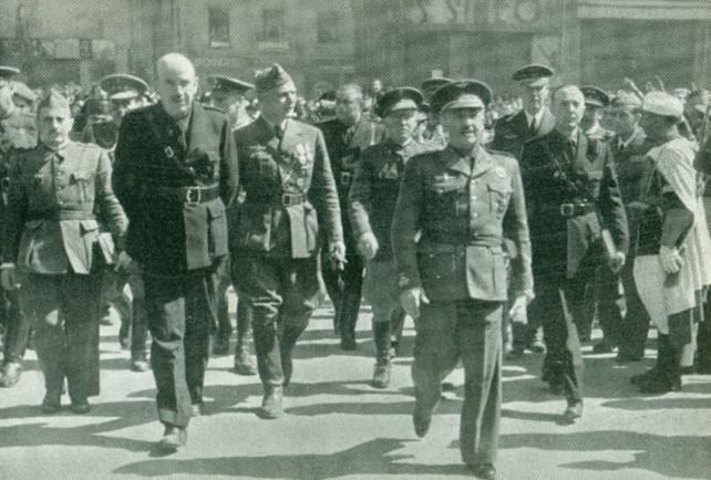Francisco Franco en León en la despedida a la Legión Cóndor del 22 de mayo de 1939.