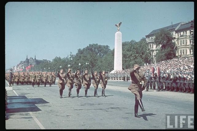 La Legión Cóndor desfilando en Berlín en su homenaje de vuelta a casa tras la Guerra Civil Española.