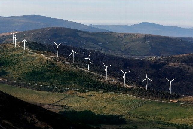 Parque eólico Iberdrola energía Valdeporres Burgos paisaje