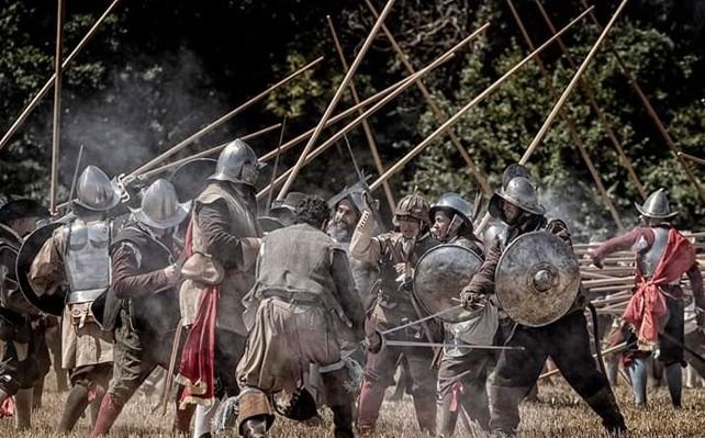 Recreación histórica de cómo podría haber sido una batalla con los Comuneros en el siglo XVI. // Cultura Alcalá