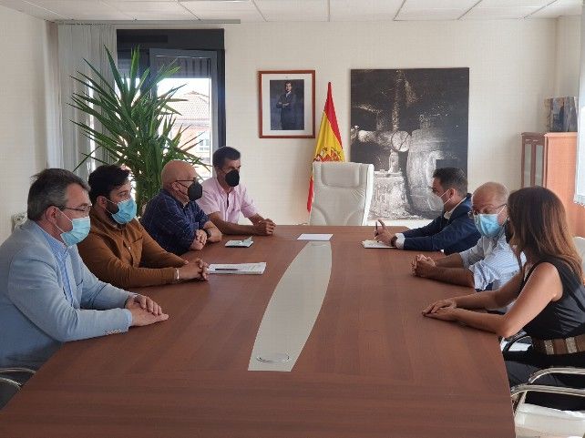 Reunión entre representantes de la Junta de Castilla y León y del Ayuntamiento de Villadangos. 