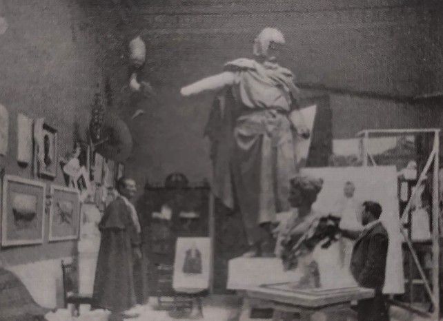 La estatua elegida de Guzmán el Bueno en el estudio de Aniceto Marinas.