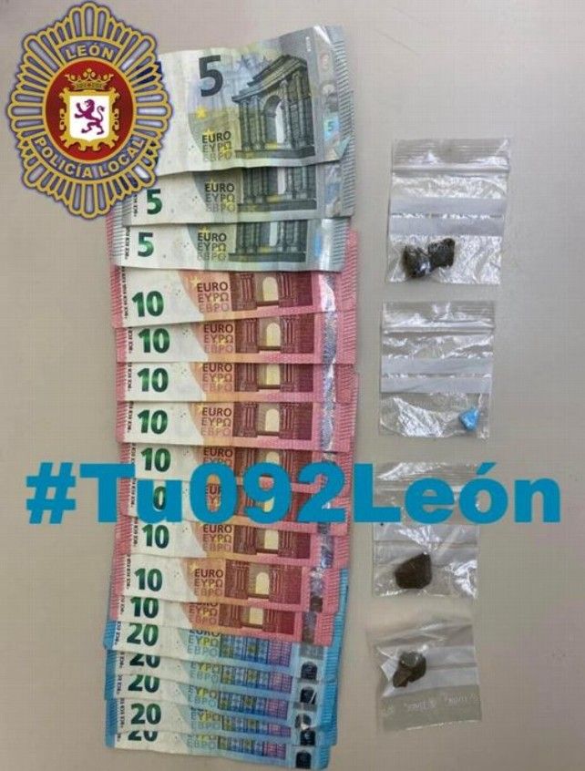 La Policía Local de León incauta 205 euros y sustancias estupefacientes. 